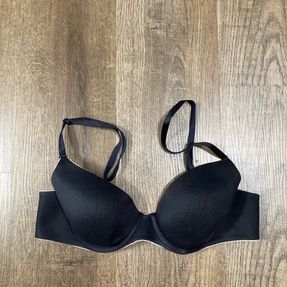 barely there bra Black T Shirt Wired Seamless Size 36B - Picture 1 of 7